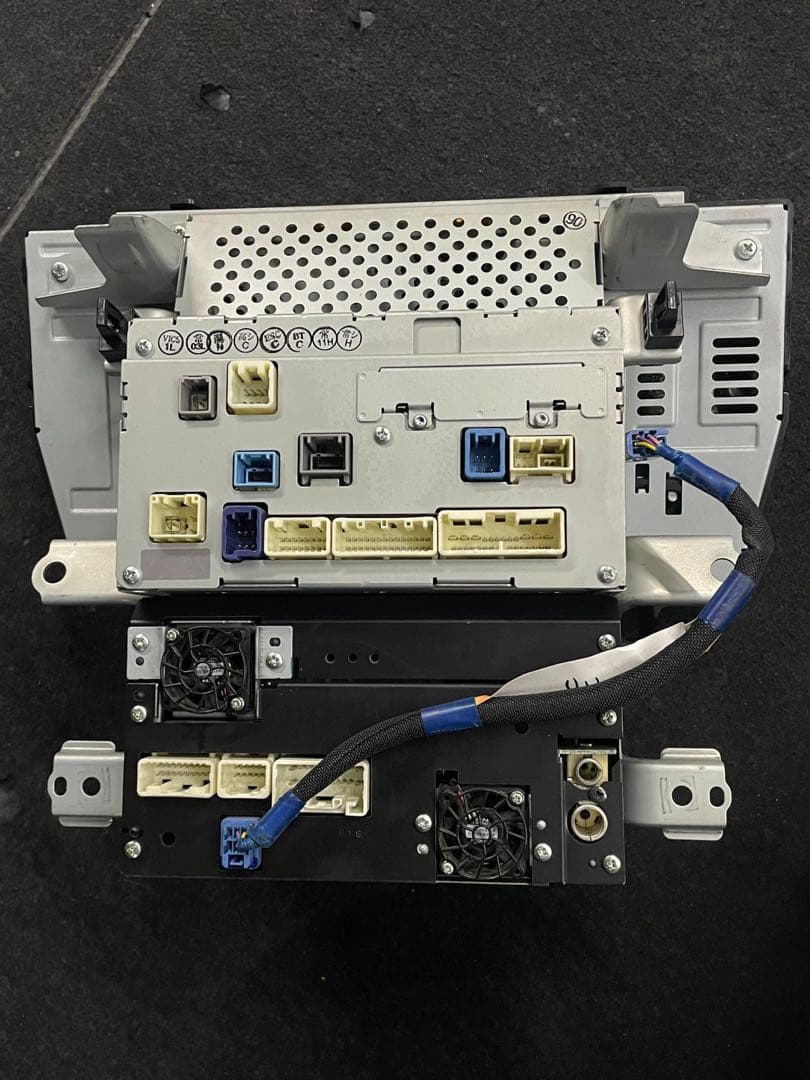 CROWN GRS184カーナビ 大画面