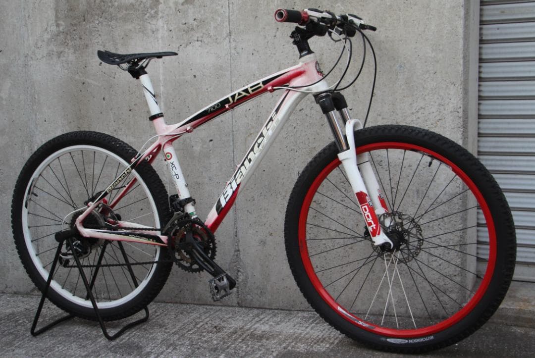 引き取り限定♪Bianchi♪ビアンキ♪JAB♪2ポッド対向油圧ディスクブレーキ