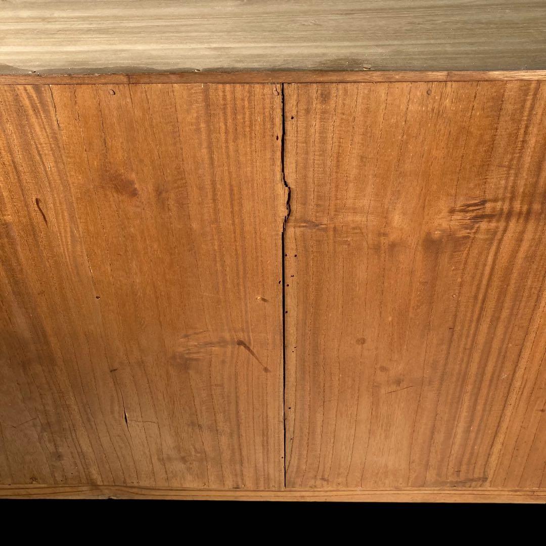 ビンテージ　桐製　時代箪笥　　打出し金具　①