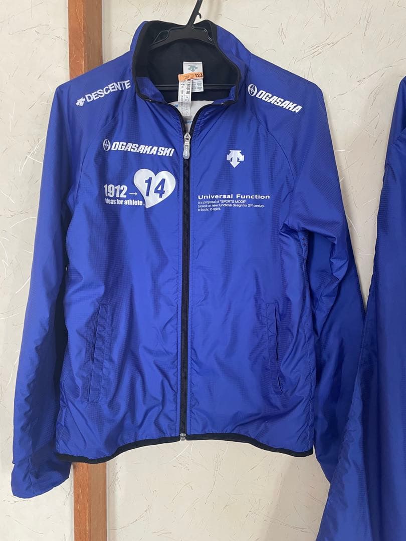 オガサカウインドブレーカー青美品