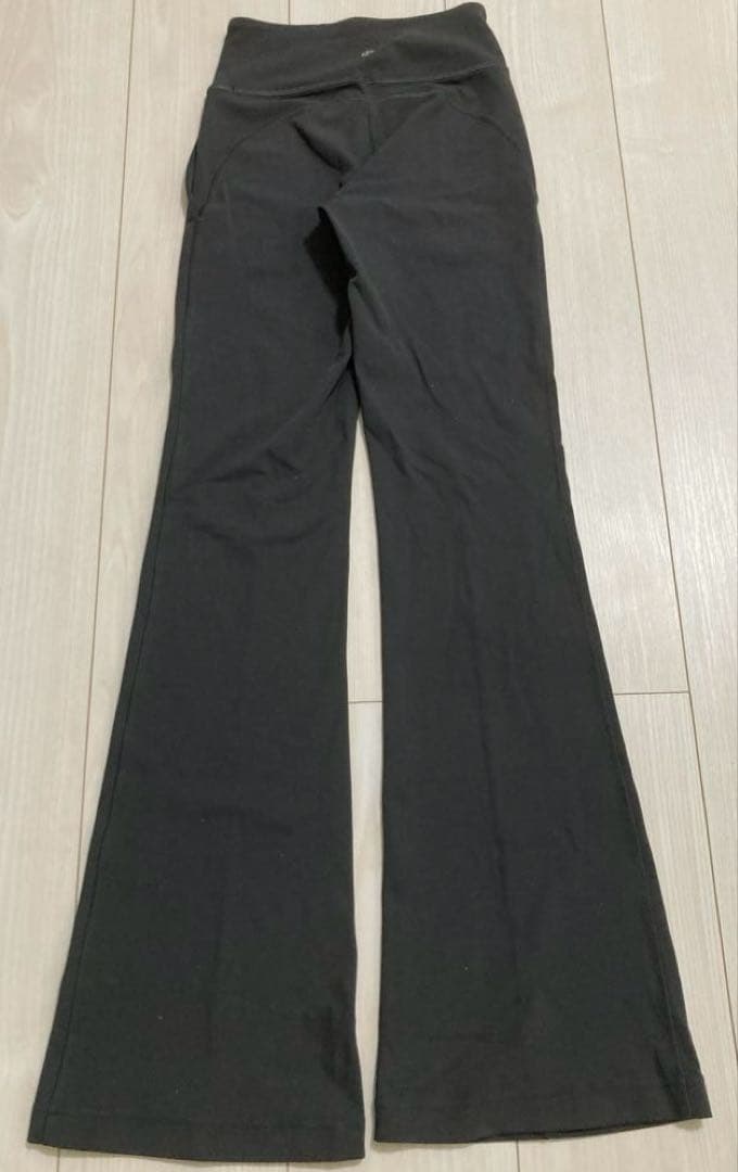 【美品】lululemon Groove フレアパンツ 両ポケット付き XS