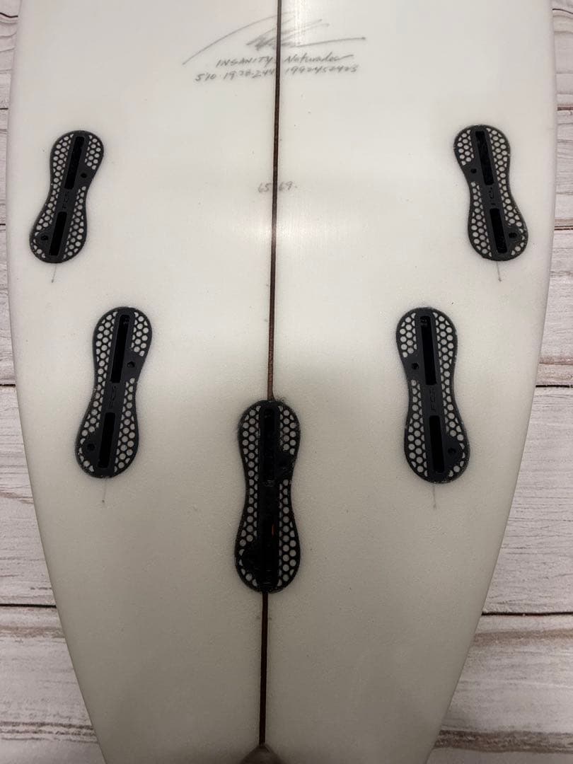 【美品】　ALBUM SURFBOARDインサニティ　フィン付き