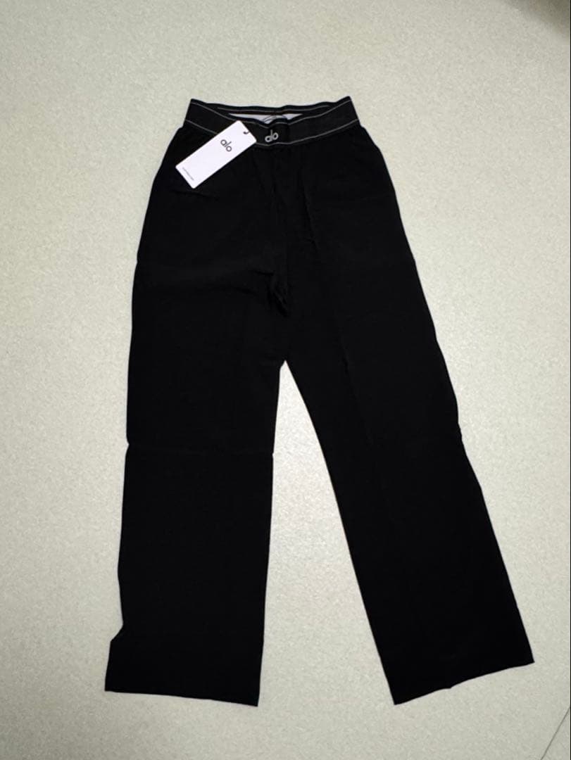 【新品】alo yoga Suit Up Trouser パンツ