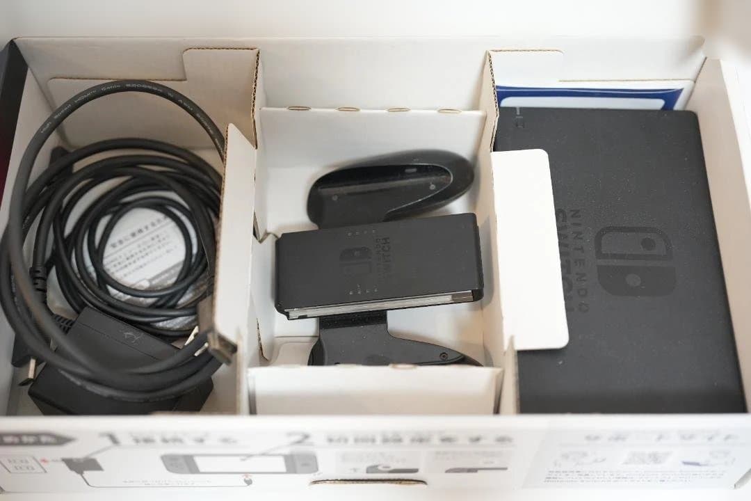 (初期型) Nintendo Switch 本体 ※右Joy-Con接触悪