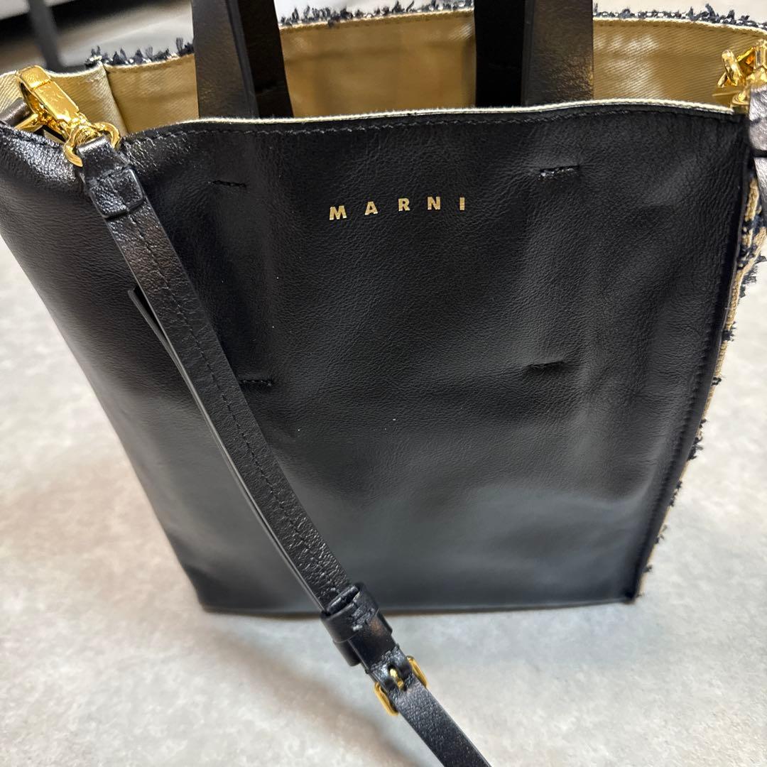 MARNI マルニトートバッグ