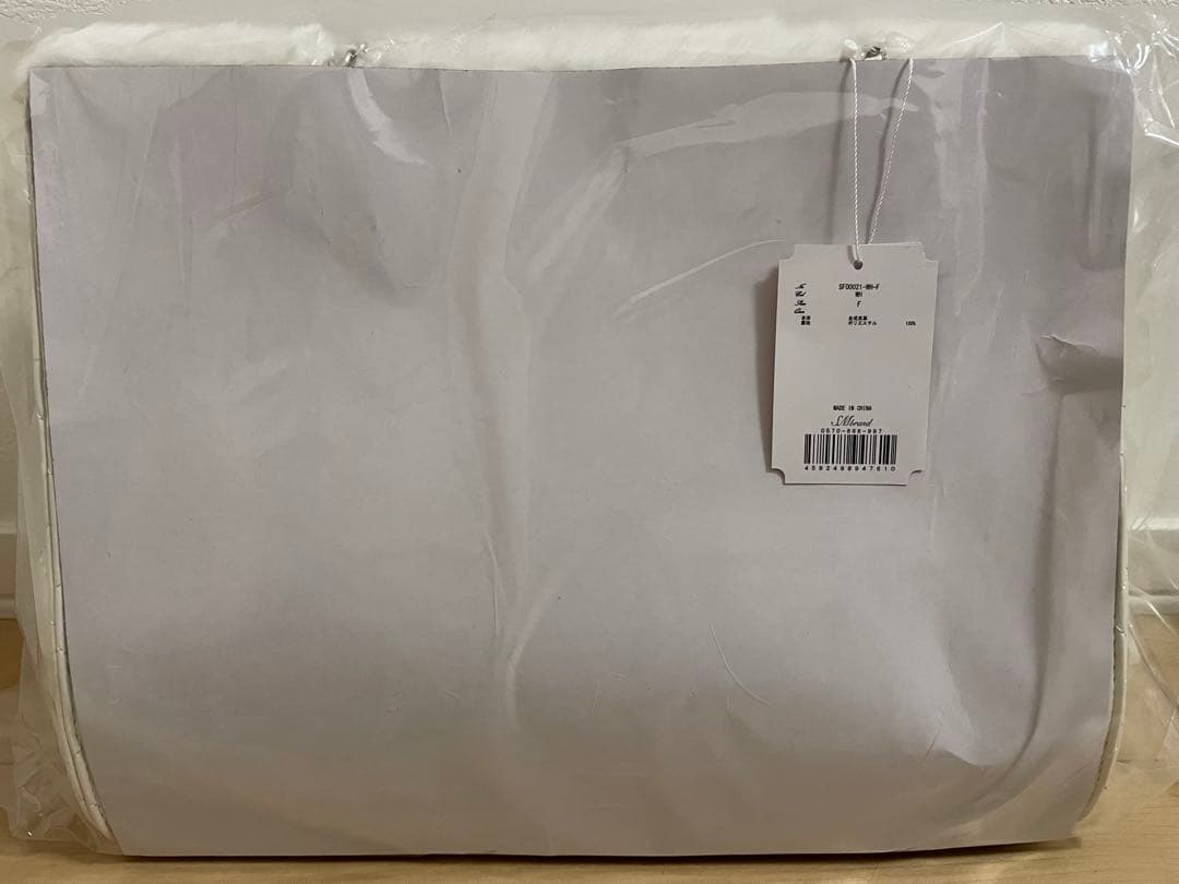 ミシェルマカロン　キルティング刺繍トートバッグ　 ホワイト　ノベルティ