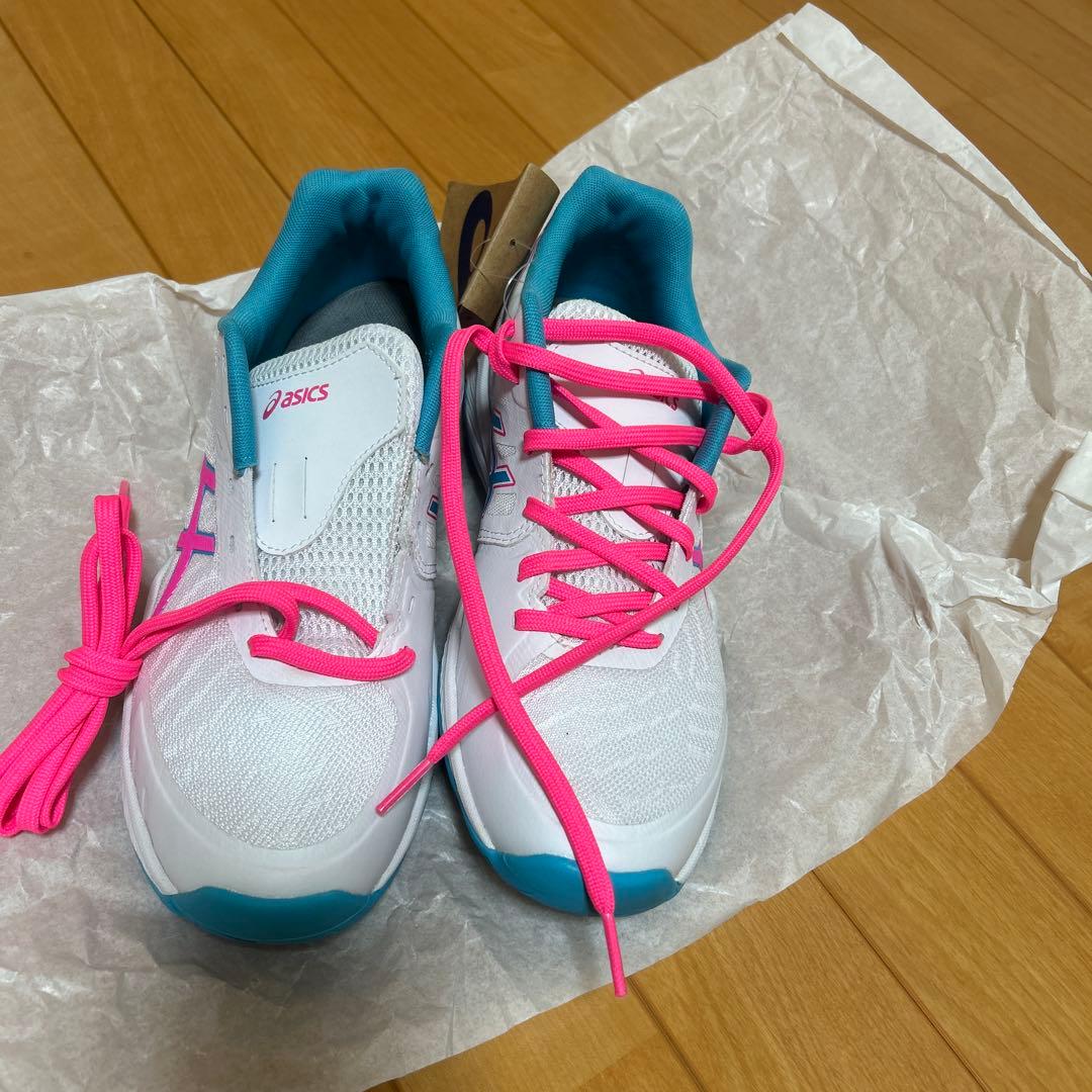 helloです　　asics バレーボールシューズ　ローカット