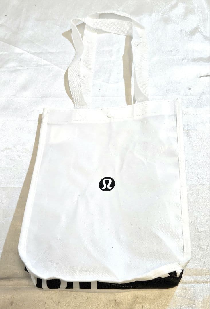 新品　ルルレモン　Groove HR フレアパンツ　ポケット付き　30インチ　M