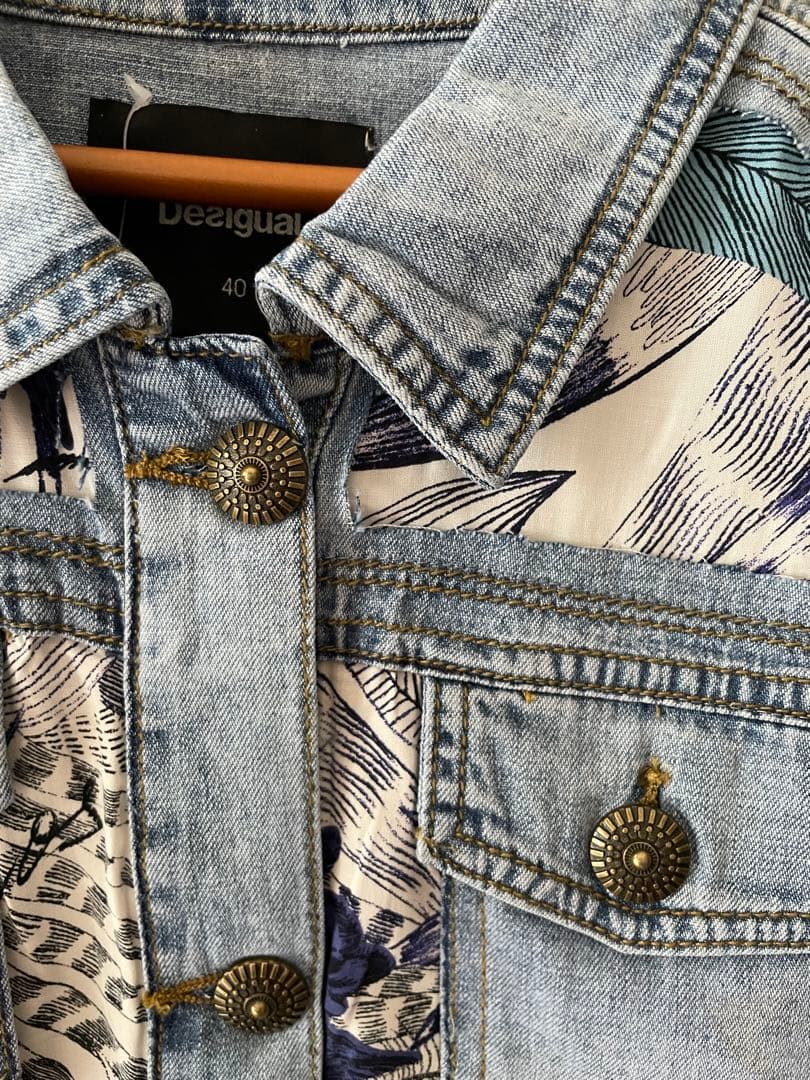 【新品】Desigual 花柄デザイン 薄手のデニムジャケット 40サイズ