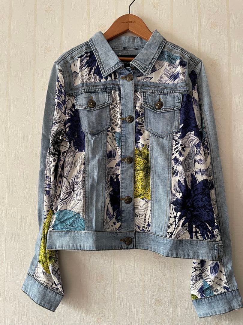 【新品】Desigual 花柄デザイン 薄手のデニムジャケット 40サイズ