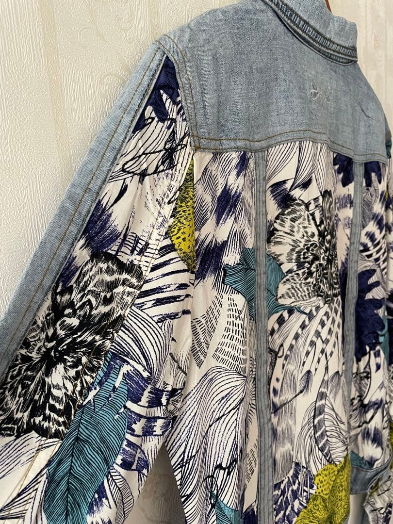 【新品】Desigual 花柄デザイン 薄手のデニムジャケット 40サイズ