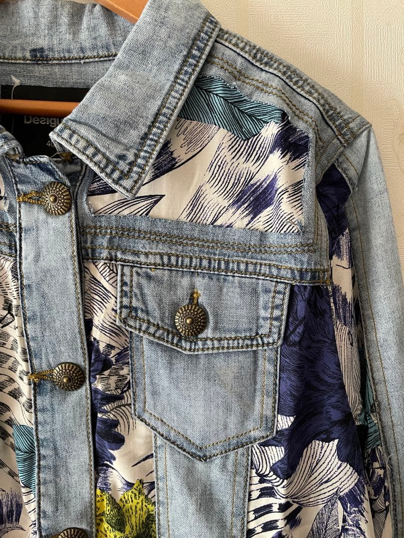 【新品】Desigual 花柄デザイン 薄手のデニムジャケット 40サイズ