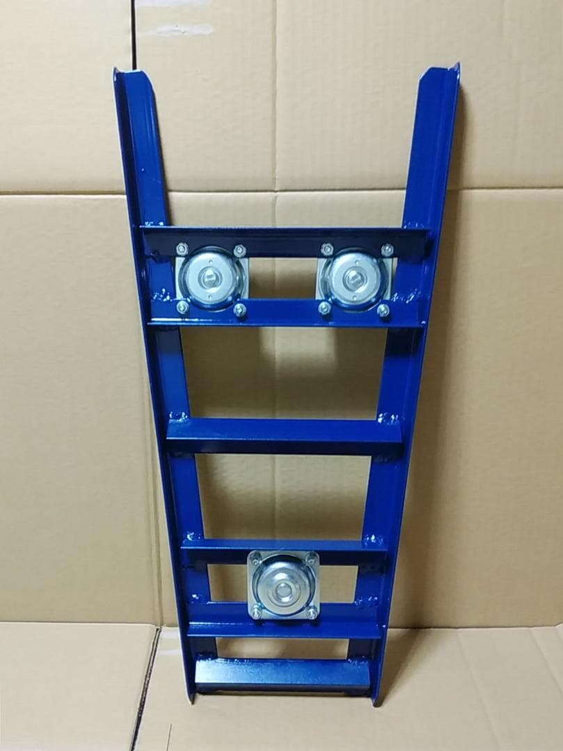 オートバイの移動に（ガレージ内や工場でのバイクの旋回、移動に）バイクリフト ③