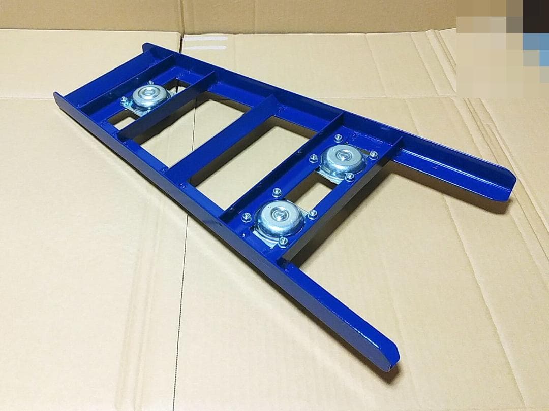 オートバイの移動に（ガレージ内や工場でのバイクの旋回、移動に）バイクリフト ③