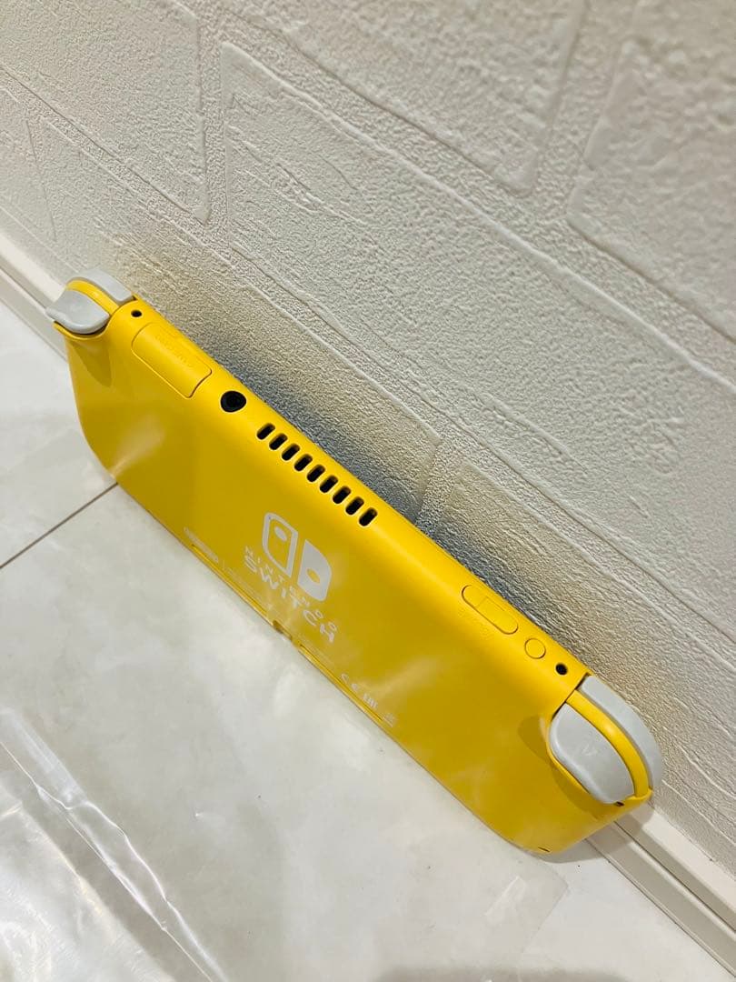 Nintendo Switch Lite イエロー 本体　ケース
