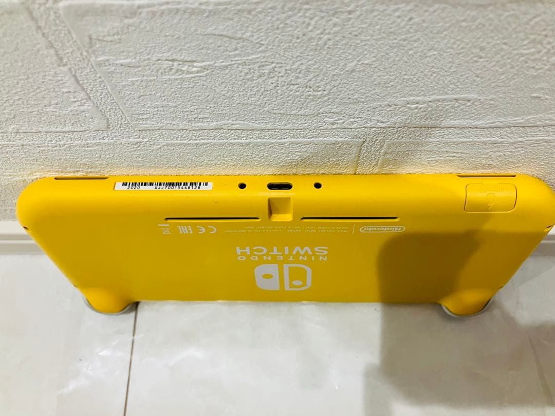 Nintendo Switch Lite イエロー 本体　ケース