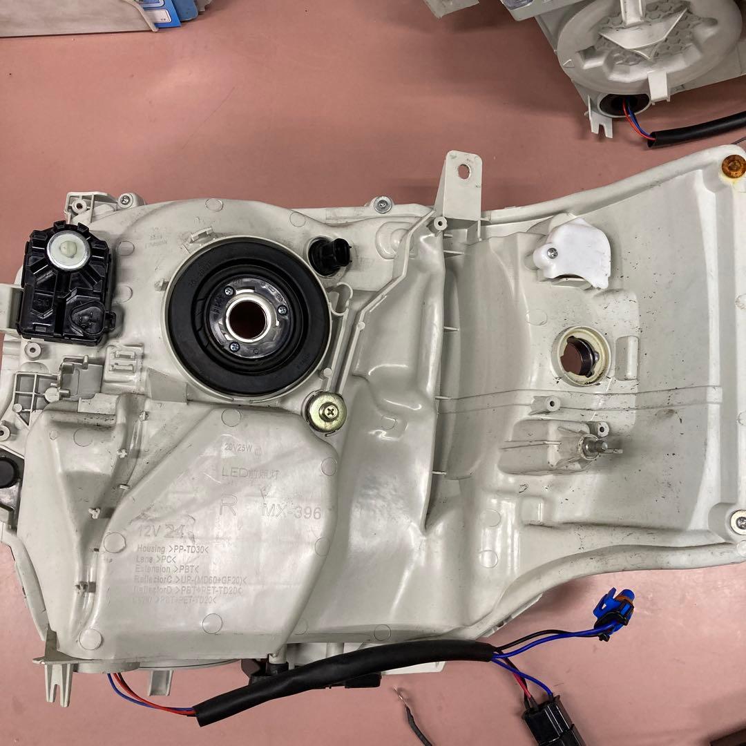 ヘッドライト中古配線ハーネス付き　社外品