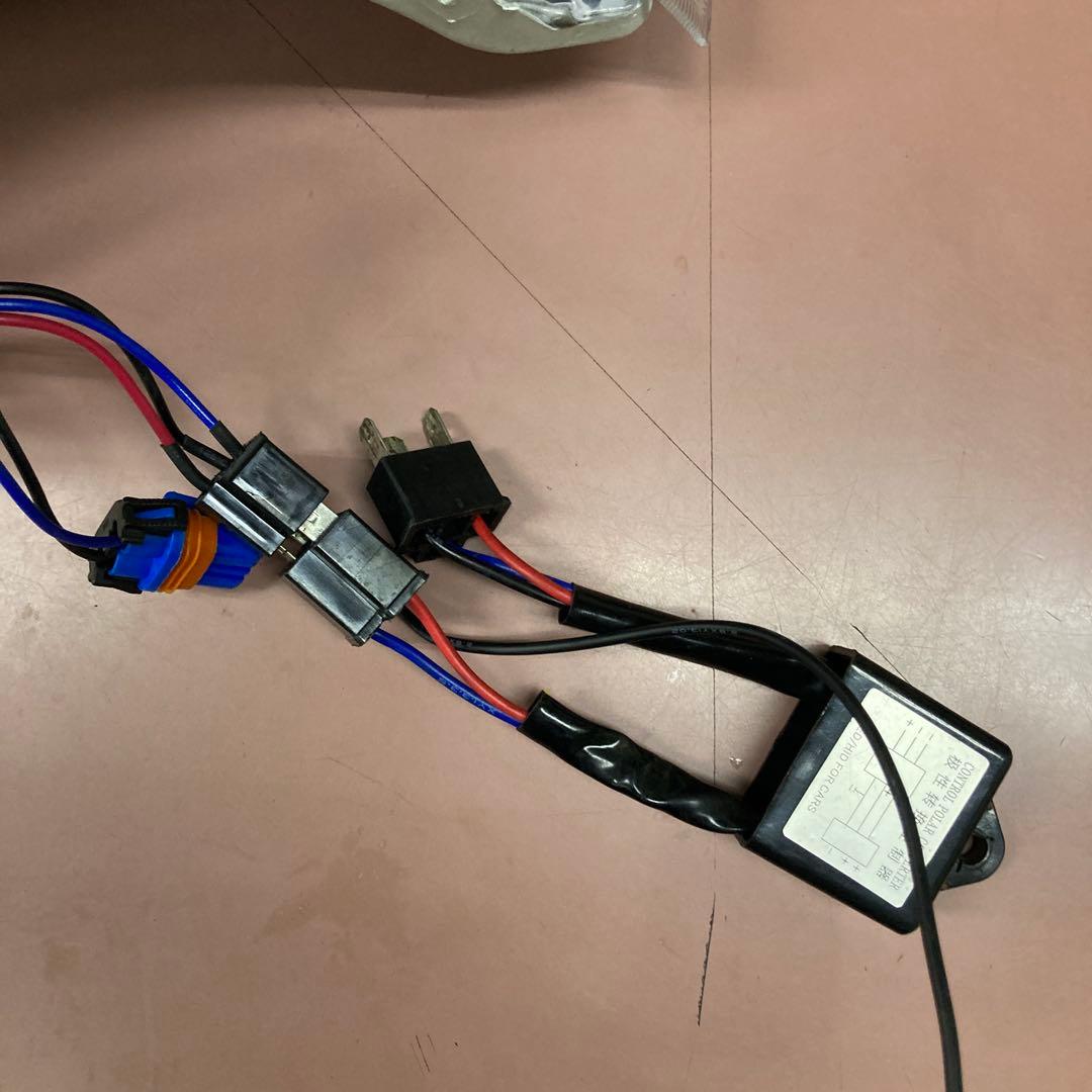 ヘッドライト中古配線ハーネス付き　社外品