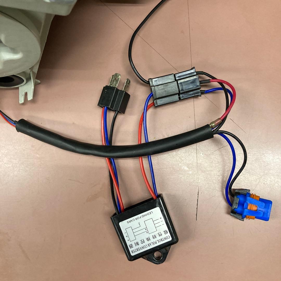 ヘッドライト中古配線ハーネス付き　社外品