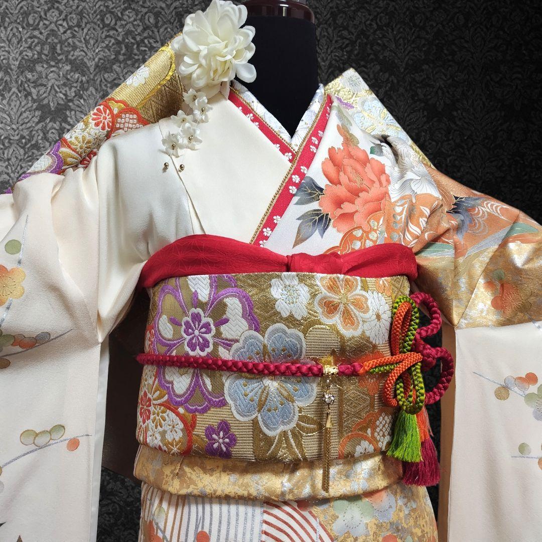 振袖フルセット(7点)・成人式・金銀彩加工・くすみ・白・古典柄・大輪牡丹