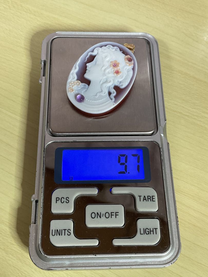 K18金天然石レッド瑪瑙カメオペンダント　トルマリン& アメジスト付き