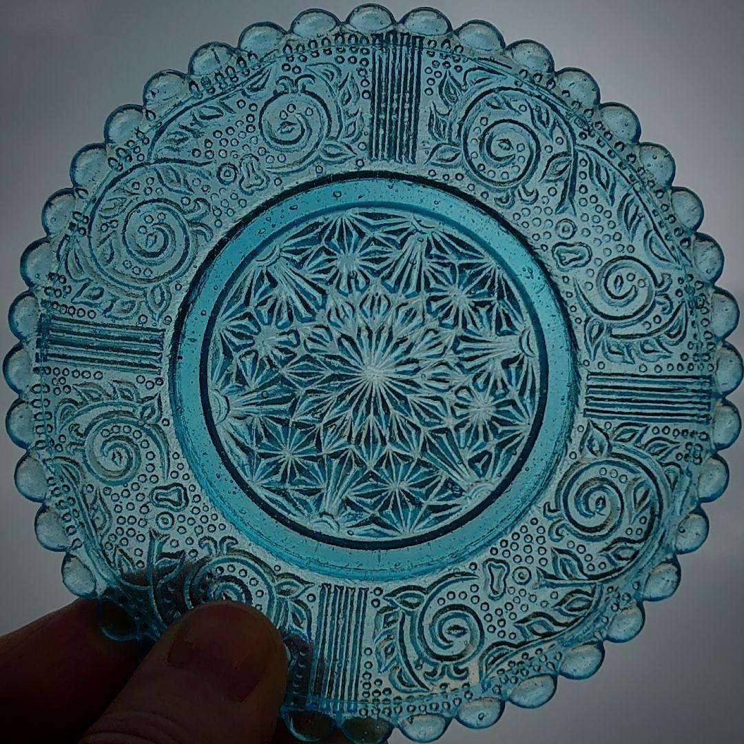 【ご成約】淡路珉平焼 ターコイズブルー 陽刻 花文様 7寸皿と骨董の器 おまとめ