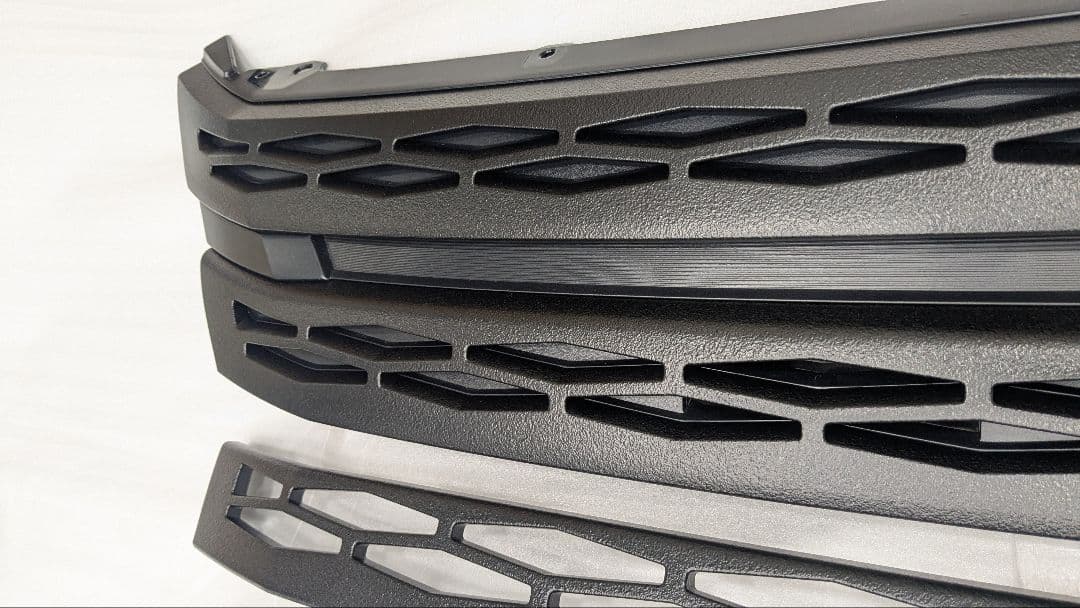 デリカD5　フロントバンパー　チッピングブラック塗装