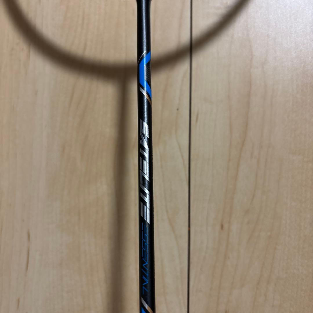 バボラ　バドミントンラケット　サテライト　エッセンシャル