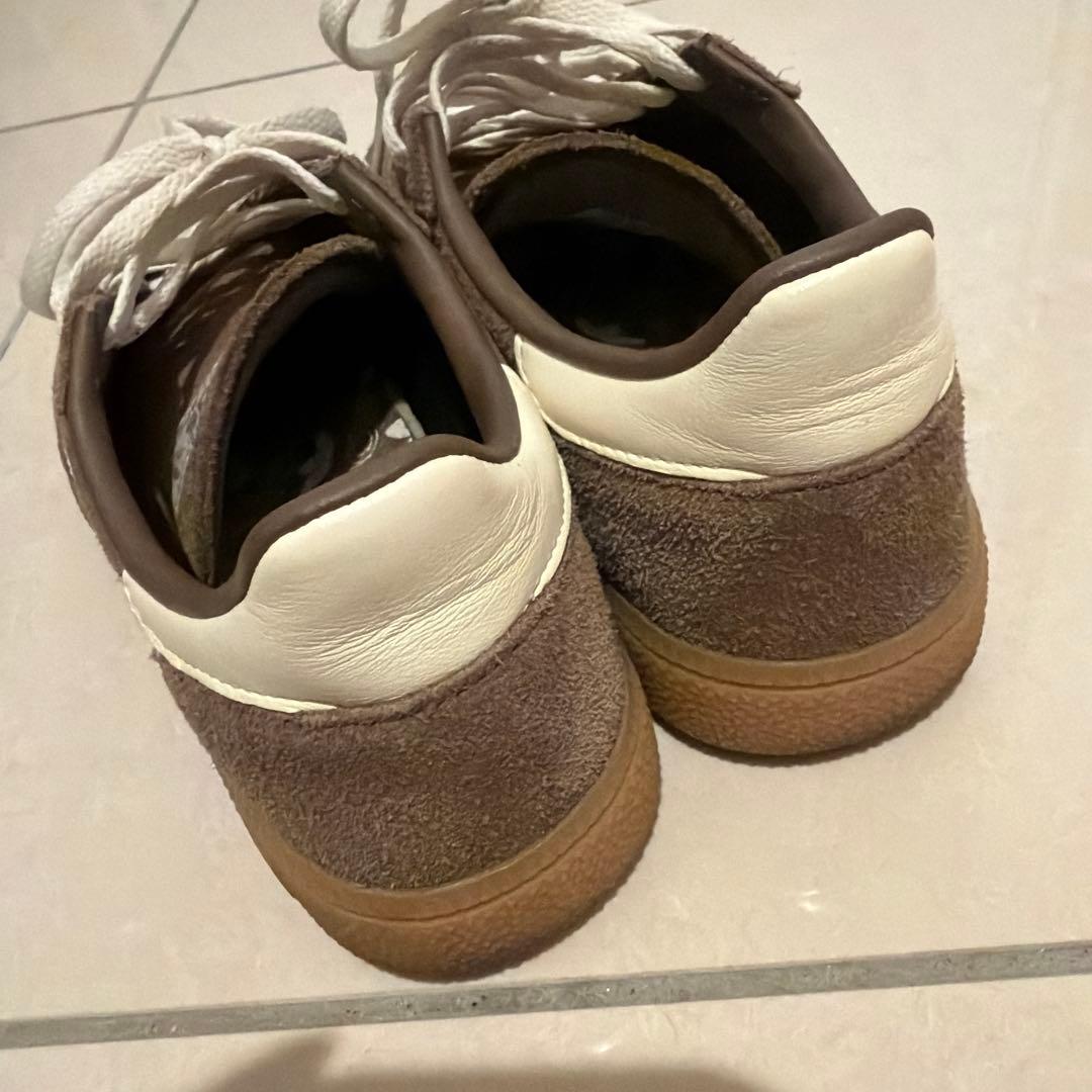 adidas ブラウン スエード スニーカー HANDBALL SPEZIAL