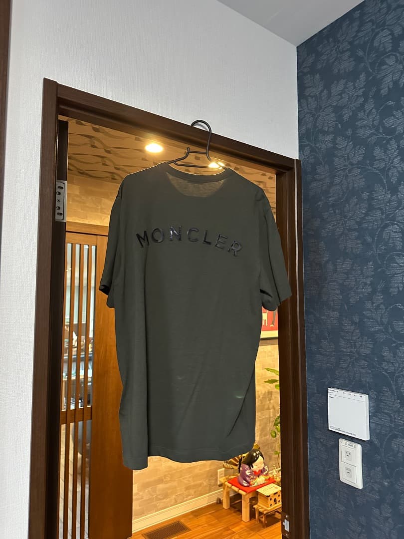 MONCLER オリーブグリーン Tシャツ
