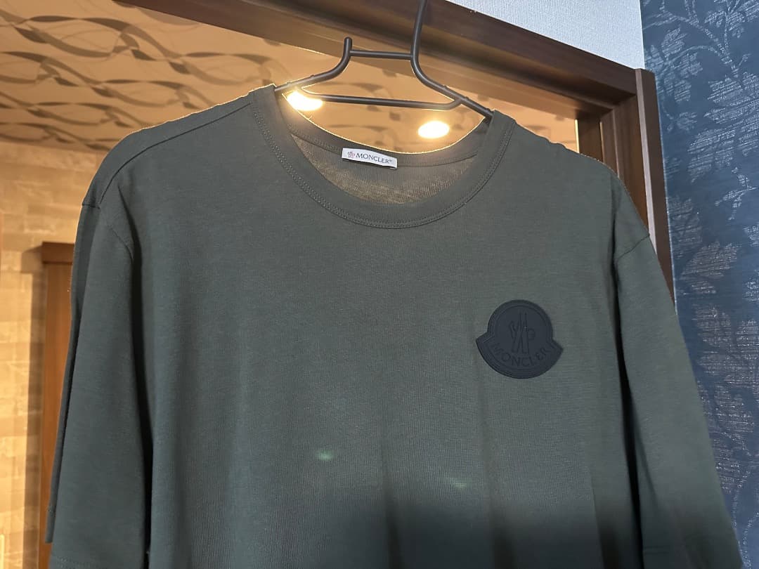 MONCLER オリーブグリーン Tシャツ