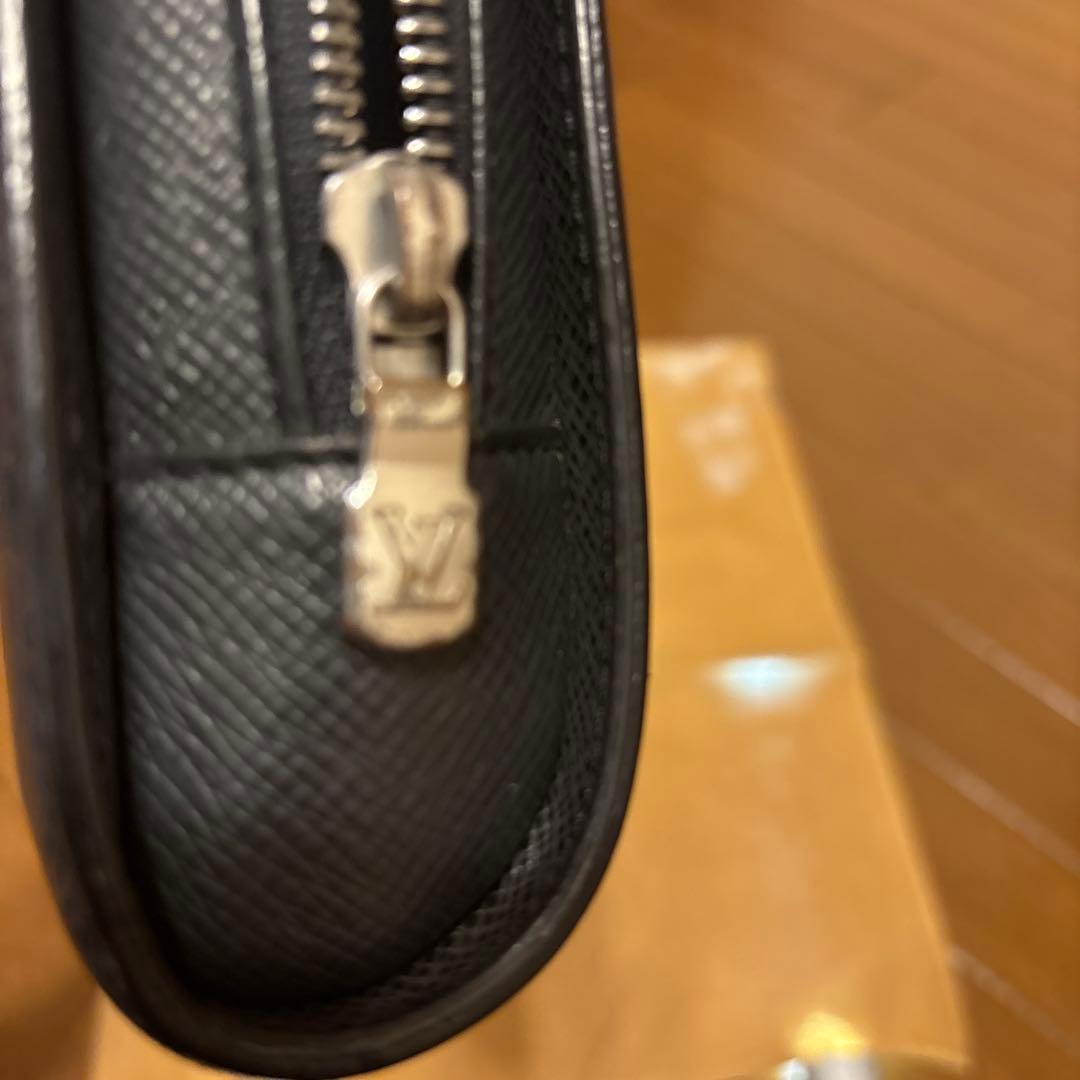 Louis Vuitton ブラック タイガセカンドバッグ