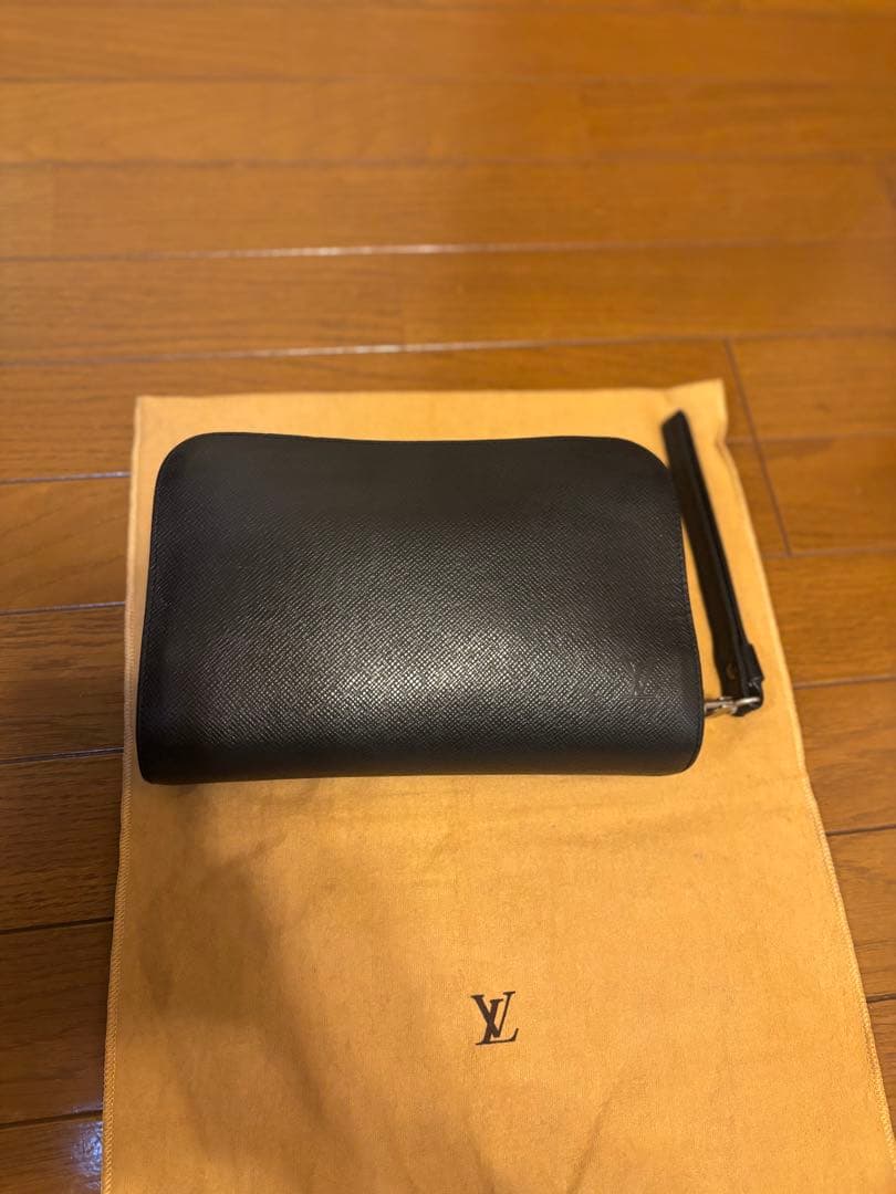 Louis Vuitton ブラック タイガセカンドバッグ