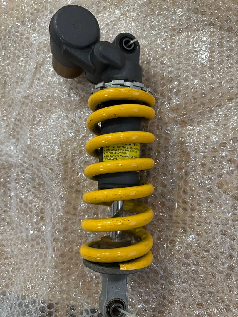 トライアンフデイトナ675 純正リアサスペンション