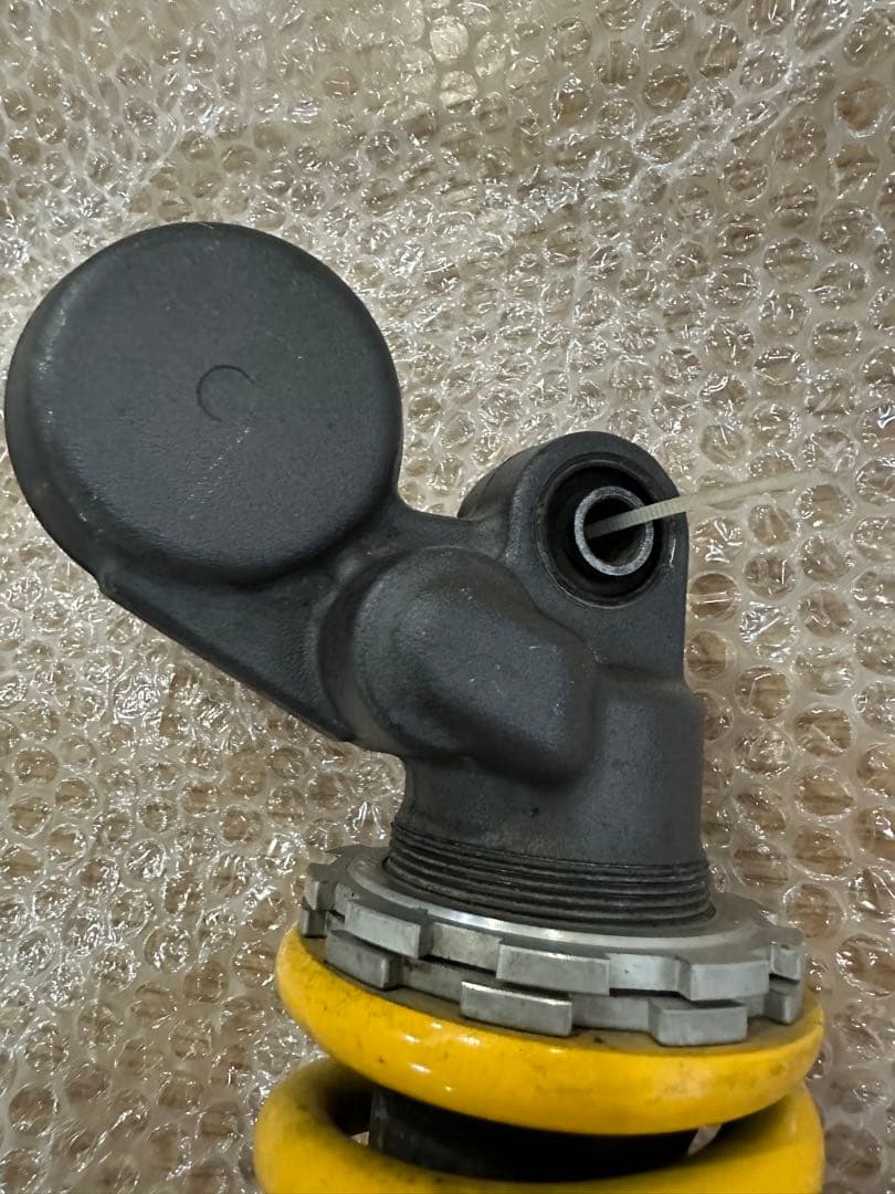 トライアンフデイトナ675 純正リアサスペンション