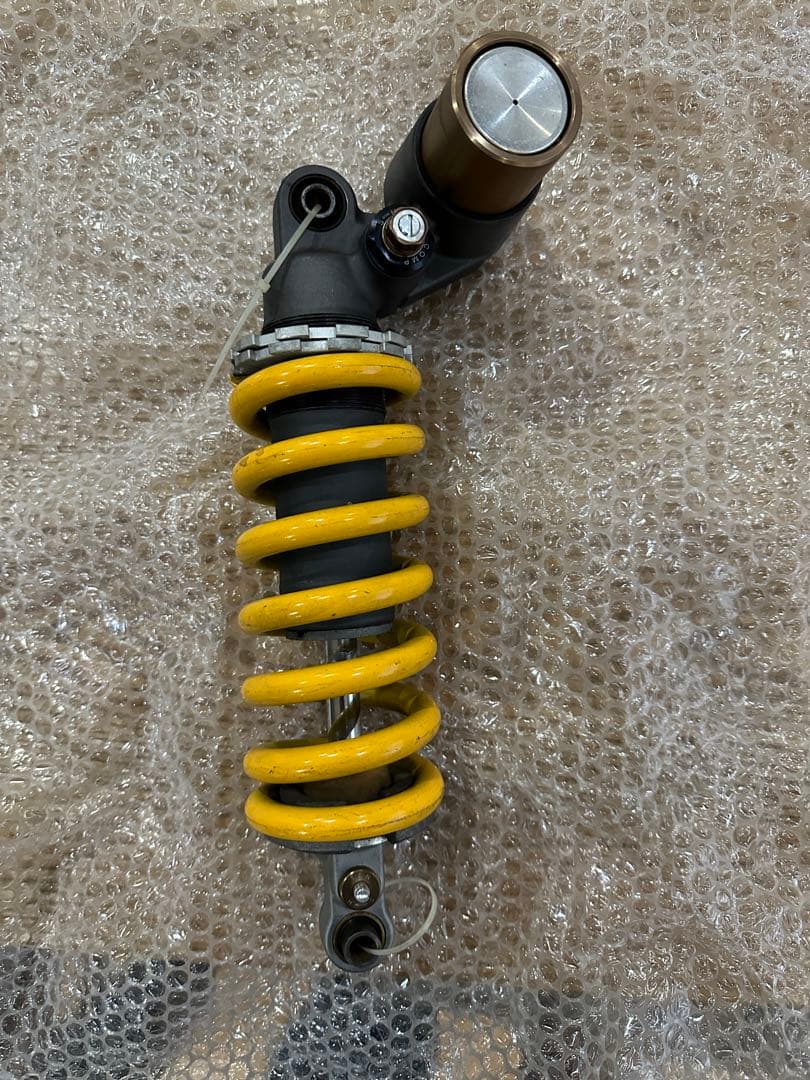 トライアンフデイトナ675 純正リアサスペンション