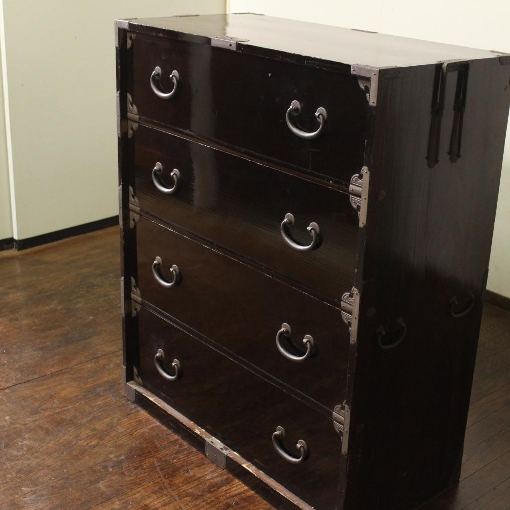 シンプルな四段引出しの時代箪笥 庄内箪笥/チェスト/古家具/古民藝/レトロ