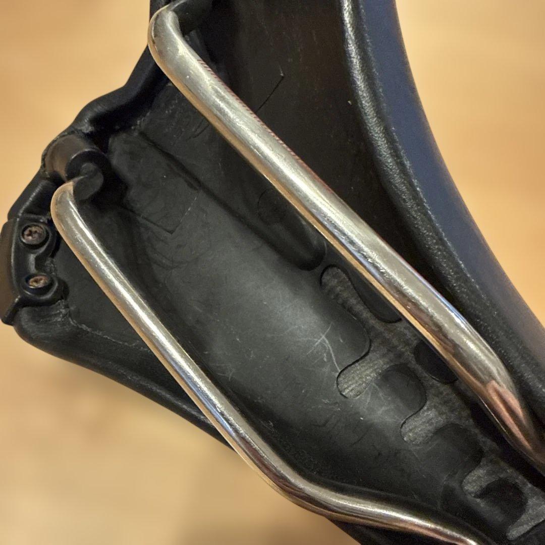 AvoCet O2 40Air Titanium サドル