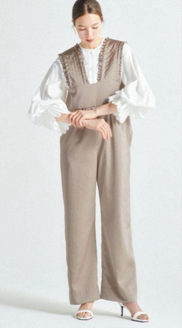 ※yori ヨリ ※ サテンフリルサロペット ※ ベージュ