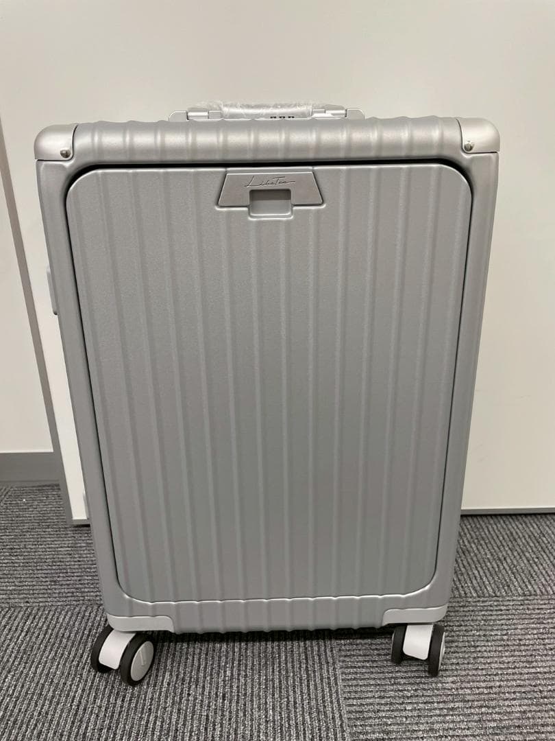 リベティ多機能キャリーケース【マットシルバーSサイズ】94