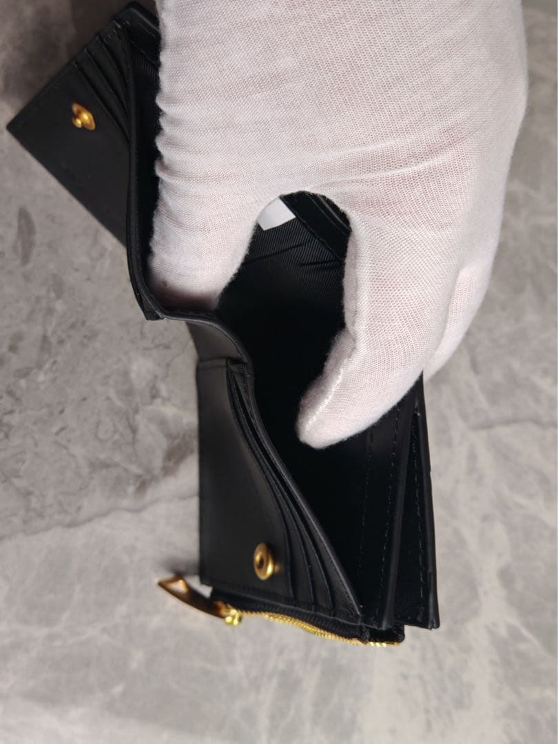 BOTTEGA VENETA ブラックレザー折り財布