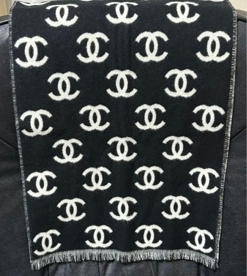 新品未使用！ CHANEL シャネル　CCマーク　マフラー　ストール