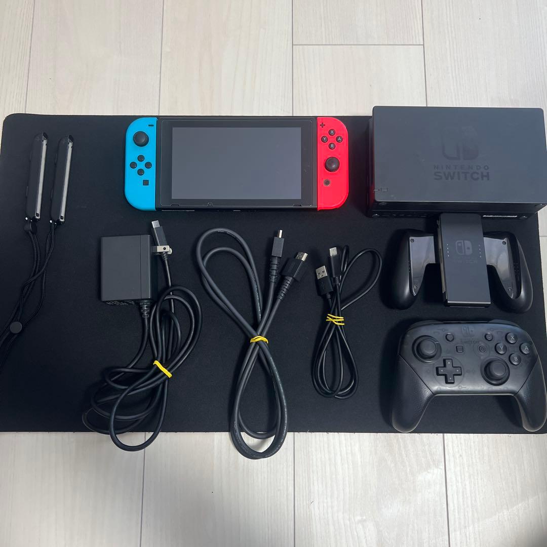 フ*ウ様 Nintendo Switch 本体 青/赤 任天堂