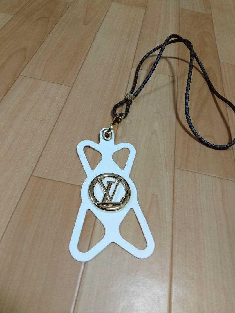 LOUIS VUITTON　フォンホルダー　ルイ・ヴィトン　スマホケース