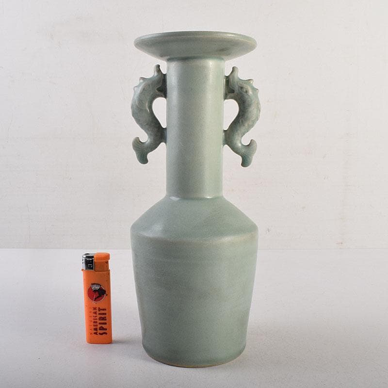 中国　龍泉窯　粉青釉　魚双耳瓶　花生　時代箱付　C　8294