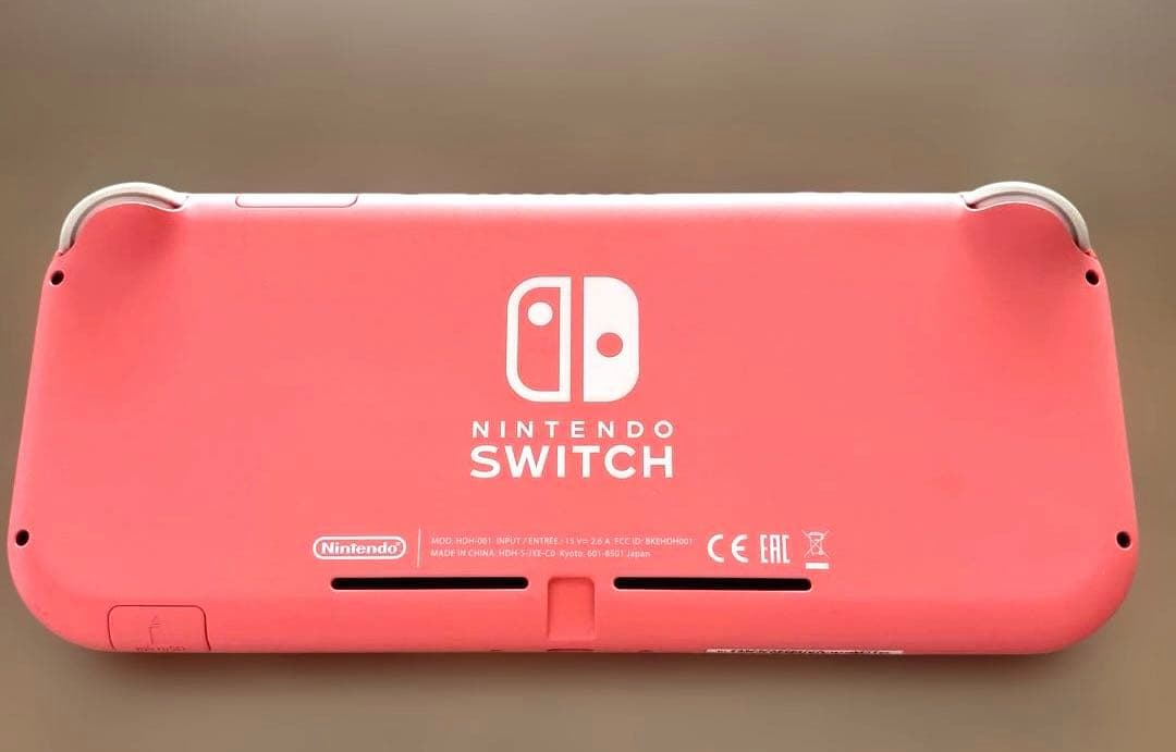 Nintendo Switch Lite コーラル