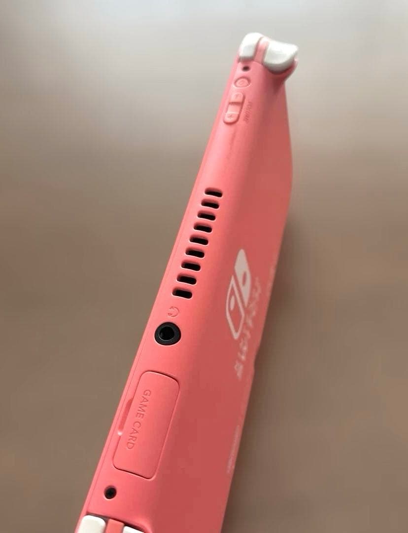 Nintendo Switch Lite コーラル