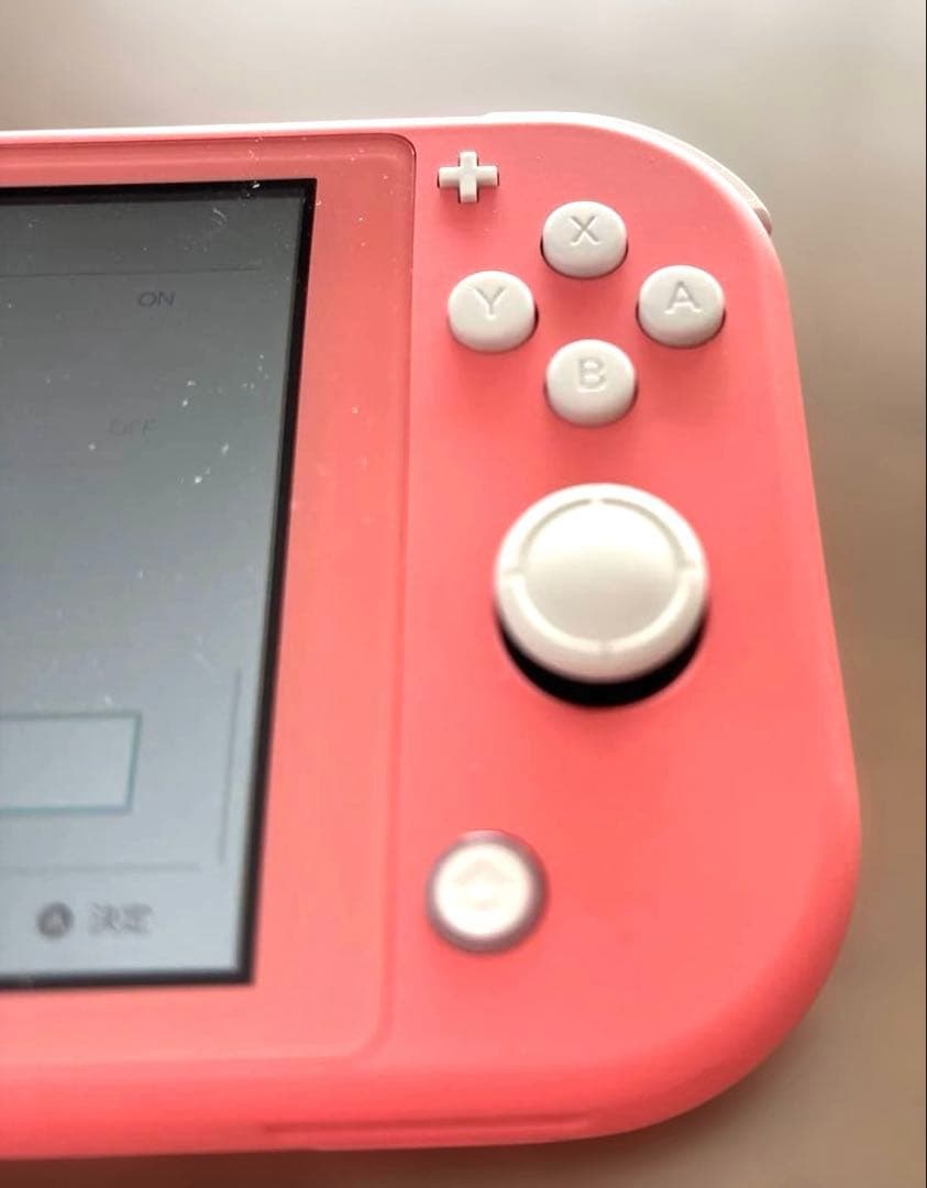 Nintendo Switch Lite コーラル