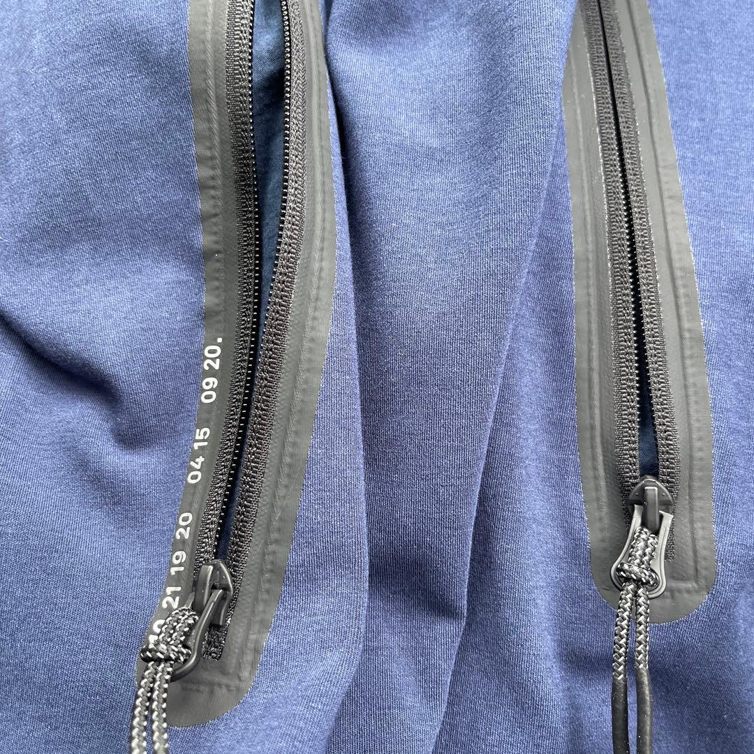 PSG ナイキ パリ　サンジェルマン　パーカー　ロゴ 美品　サッカー　メッシ