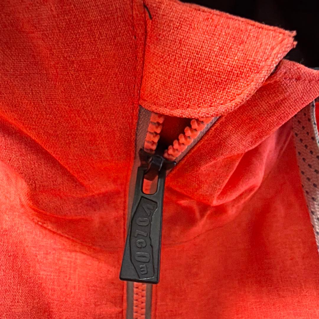 【美品】【volcom】スノーボード　ウェア　コート Mサイズ